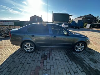 2010 Skoda Octavia II (A5) Рестайлинг, серебристый, 650000 рублей, вид 2