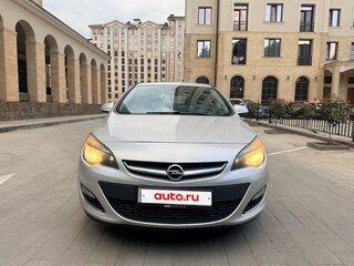 2013 Opel Astra J Рестайлинг, серебристый, 600000 рублей, вид 2