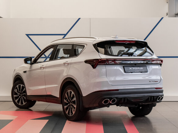 2026 Jetour X70+ I Рестайлинг, белый, 3399000 рублей - вид 3