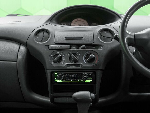 2003 Toyota Vitz I (P10), белый - вид 16