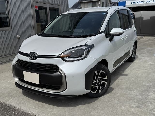Открыть фотографии: Toyota Sienta III