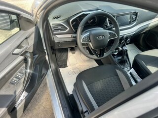 2026 Lada (ВАЗ) Vesta SW I Рестайлинг (NG), серебристый, 1935000 рублей, вид 4