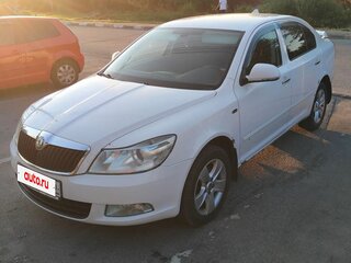 2012 Skoda Octavia II (A5) Рестайлинг, белый, 790000 рублей, вид 1