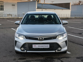 2016 Toyota Camry VII (XV50) Рестайлинг, серебристый, 2547000 рублей, вид 2