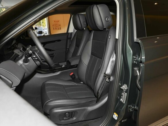 2025 Land Rover Range Rover Evoque II Рестайлинг, чёрный, 6090000 рублей - вид 15