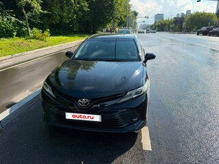 2020 Toyota Camry VIII (XV70), чёрный, 1950000 рублей, вид 1