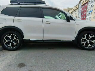 2017 Subaru Forester IV Рестайлинг 2, белый, 2000000 рублей, вид 4