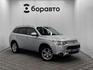 2014 Mitsubishi Outlander III Рестайлинг, серебристый, 1470000 рублей, вид 2