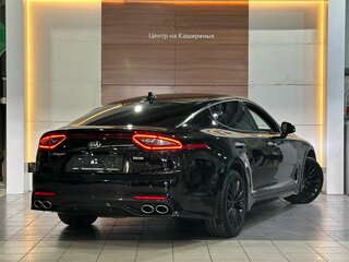 2018 Kia Stinger I, чёрный, 2499990 рублей, вид 4