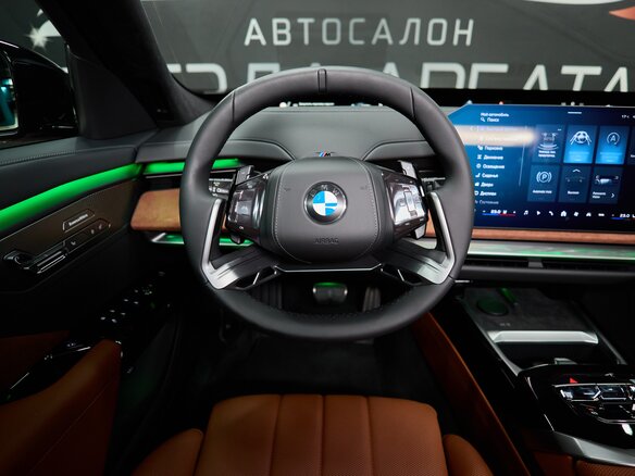 2026 BMW 7 серии 740 xDrive VII (G70) Рестайлинг, зелёный, 27790000 рублей - вид 22