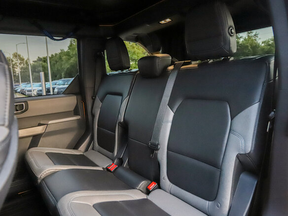 2021 Ford Bronco VI, жёлтый, 6847128 рублей - вид 13