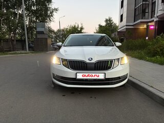2019 Skoda Octavia III (A7) Рестайлинг, белый, 2100000 рублей, вид 3