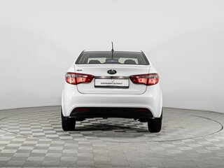 2014 Kia Rio 5-speed III, белый, 850000 рублей, вид 4