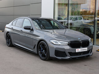2022 BMW 5 серии 520i VII (G30/G31/G38) Рестайлинг, серый, 4098000 рублей, вид 3