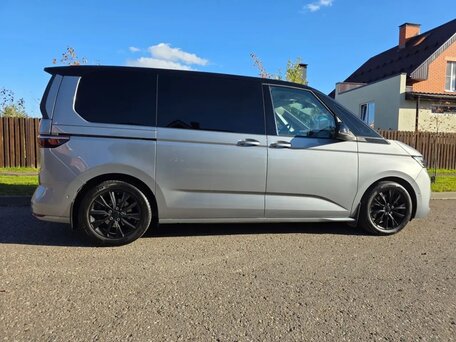 2022 Volkswagen Multivan T7, серый, 6800000 рублей, вид 4