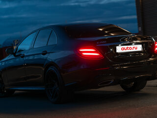 2017 Mercedes-Benz E-Класс 200 V (W213, S213, C238), чёрный, 3000000 рублей, вид 2