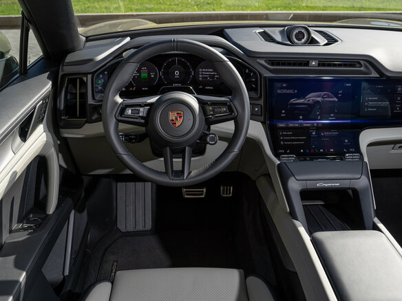 2026 Porsche Cayenne Electric IV, зелёный - вид 15