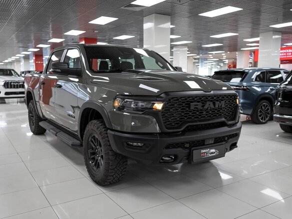 2025 Ram 1500 Crew Cab V Рестайлинг, зелёный, 8490000 рублей