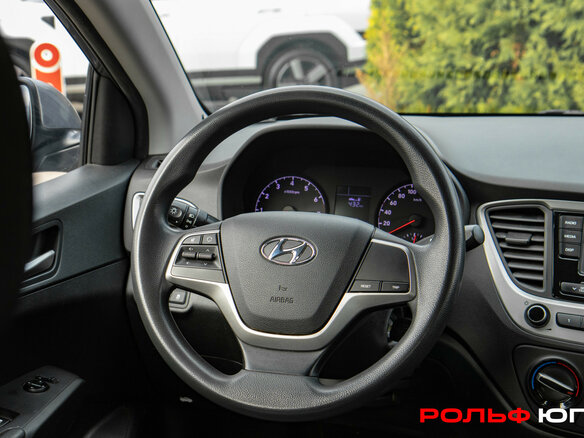 2017 Hyundai Solaris II, серый, 988000 рублей - вид 10