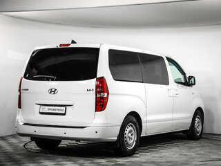 2018 Hyundai H-1 II Рестайлинг 2, белый, 2899000 рублей, вид 5