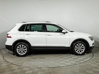 2018 Volkswagen Tiguan II, белый, 1999900 рублей, вид 4