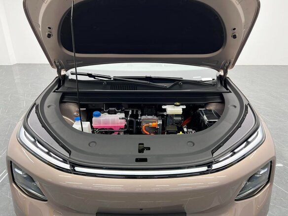 2026 Changan Qiyuan Q05 51.9 kWh II, серый, 2296066 рублей - вид 2