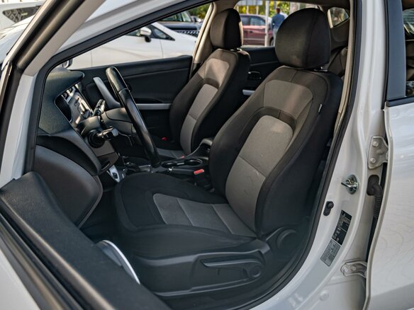 2017 Kia Ceed II Рестайлинг, белый, 1445000 рублей - вид 9
