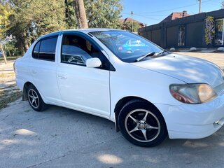 2001 Toyota Platz, белый, 360000 рублей, вид 2