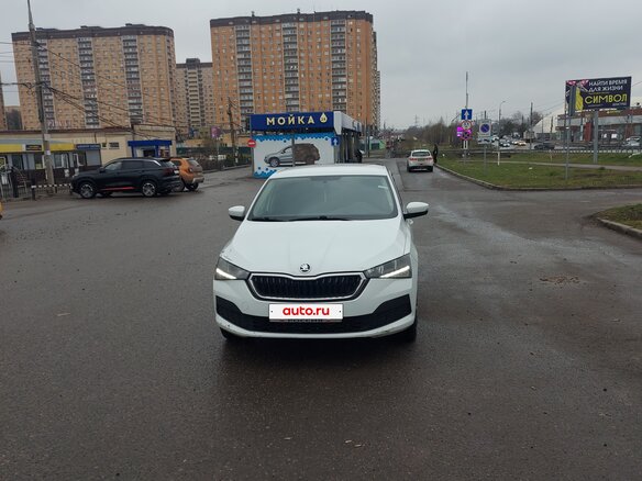 2021 Skoda Rapid II, белый, 930000 рублей - вид 1