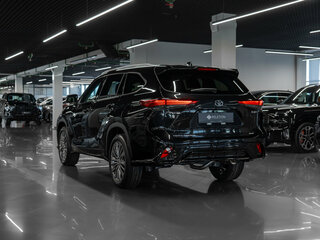 2026 Toyota Highlander IV (XU70), чёрный, 6050000 рублей, вид 4