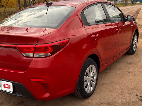 2019 Kia Rio IV, красный, 930000 рублей - вид 3