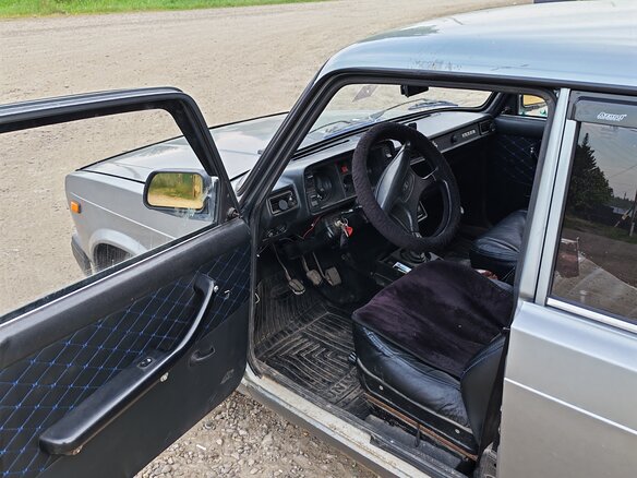 2010 Lada (ВАЗ) 2105, серый, 130000 рублей - вид 4