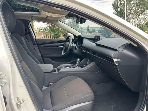 2023 Mazda 3 Axela IV (BP), белый, 1840000 рублей - вид 7