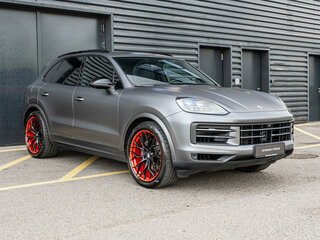 2024 Porsche Cayenne III Рестайлинг, серый, 13450000 рублей, вид 3