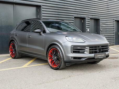 2024 Porsche Cayenne III Рестайлинг, серый, 13600000 рублей, вид 3