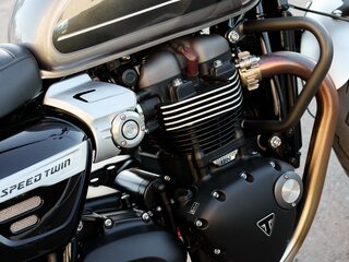 2019 Triumph Speed Twin, серый, 1099000 рублей, вид 4