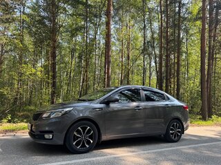 2017 Kia Rio III Рестайлинг, серый, 1350000 рублей, вид 5