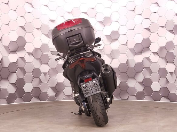 2023 Yamaha TMAX, чёрный, 1429000 рублей - вид 5