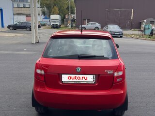 2011 Skoda Fabia II Рестайлинг, красный, 550000 рублей, вид 3