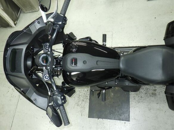 2026 Harley-Davidson Low Rider ST, чёрный - вид 9