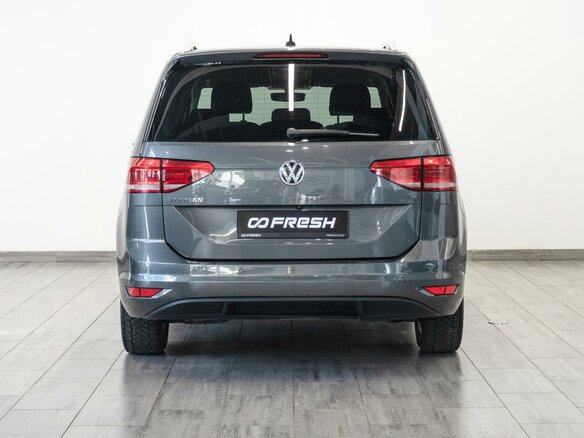 2019 Volkswagen Touran II, серый, 1819000 рублей - вид 3