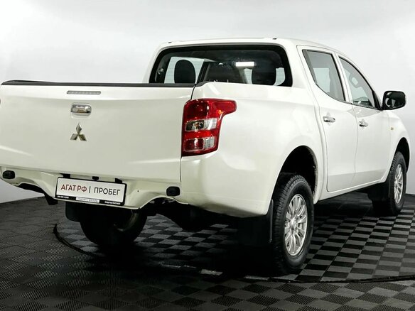 2017 Mitsubishi L200 V, белый, 2350000 рублей - вид 5