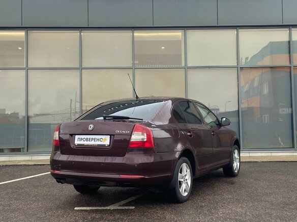 2009 Skoda Octavia Czech market II (A5) Рестайлинг, красный, 552000 рублей - вид 3