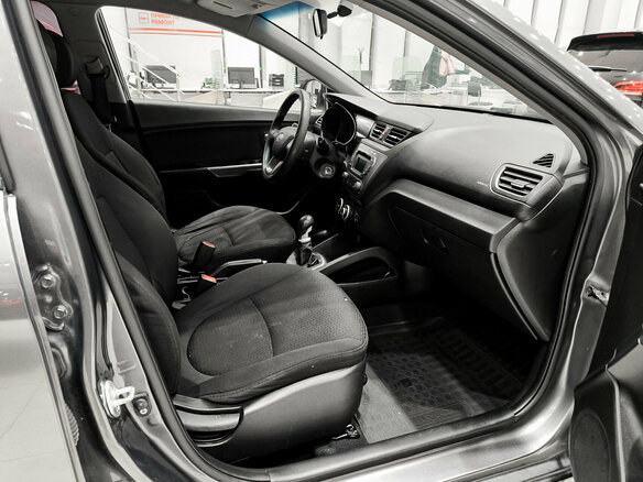 2012 Kia Rio 5-speed III, серый, 380000 рублей - вид 10