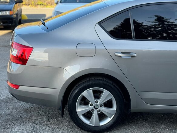 2016 Skoda Octavia III (A7), бежевый, 1250000 рублей - вид 23