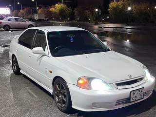 1999 Honda Civic Ferio II, белый, 365000 рублей, вид 1