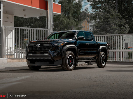 Toyota Tacoma IV