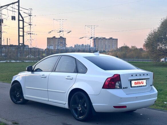 2011 Volvo S40 II Рестайлинг, белый, 980000 рублей - вид 5