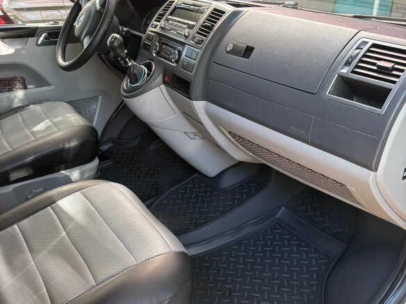 2013 Volkswagen Caravelle, белый, 2300000 рублей - вид 6