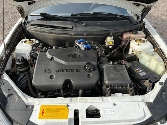 2010 Lada (ВАЗ) Priora I, белый, 400000 рублей - вид 8